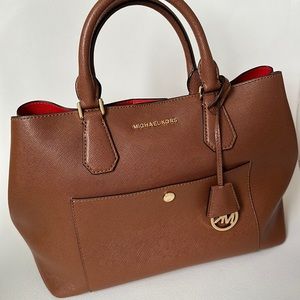 NWOT | MICHEAL KORS  Greenwich Medium Saffiano grab bag Luggage/watermelon red.